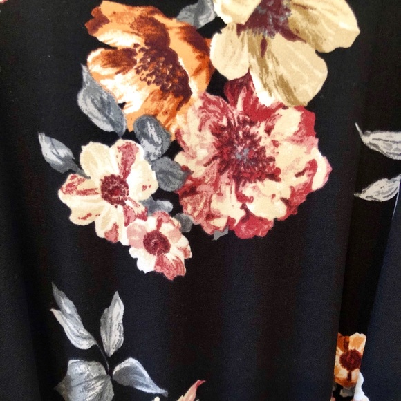 Floral Cold Shoulder Romper - Picture 3 of 3